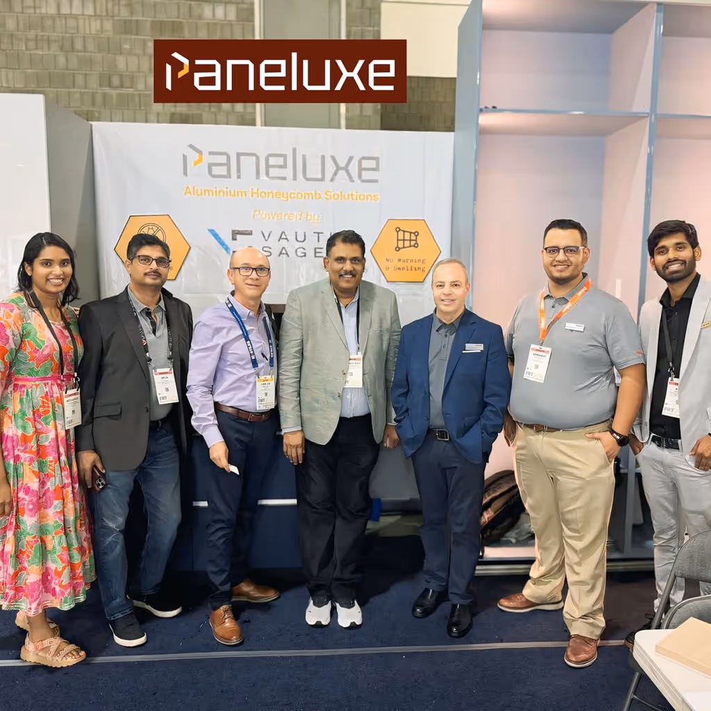 Paneluxe Team 1 Image